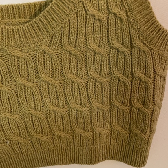 Green knit Crop Top - Picture 8 of 12